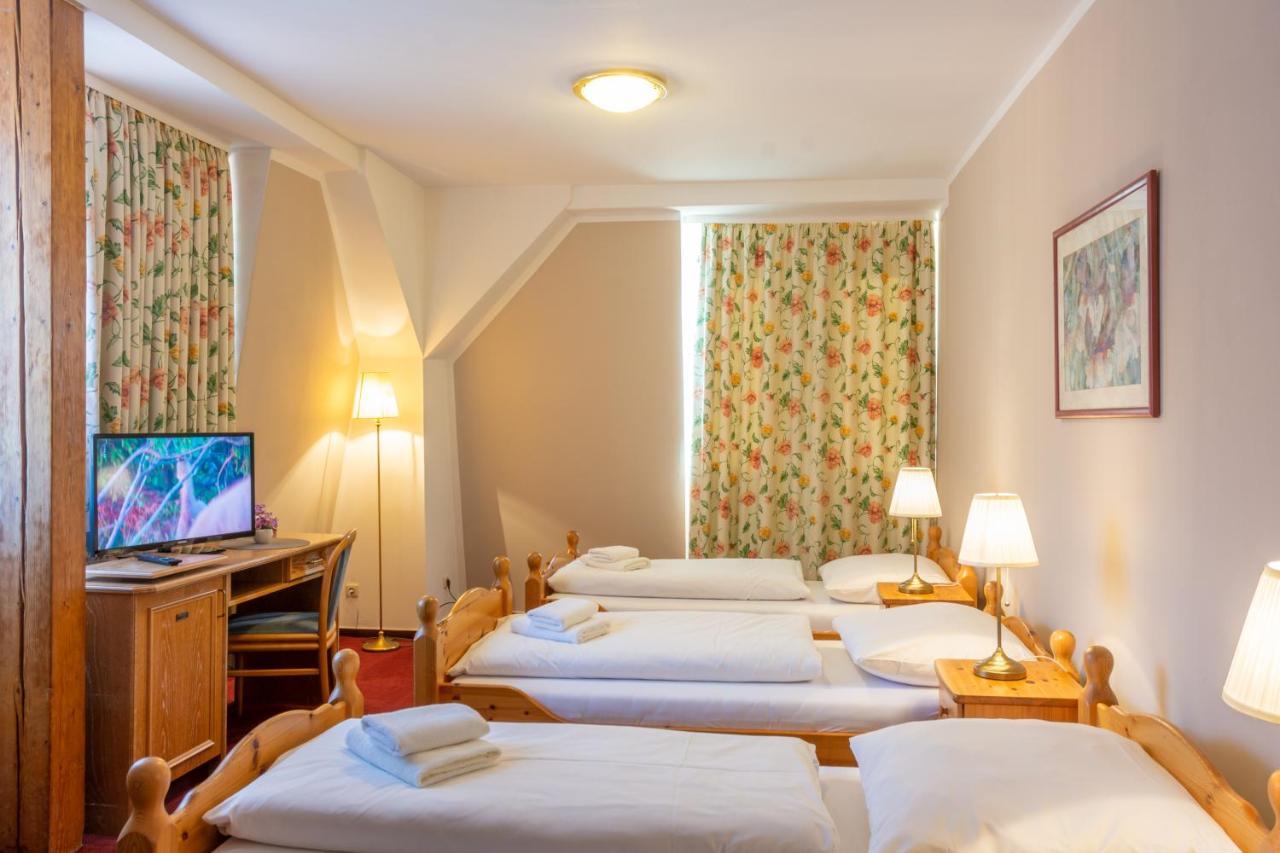 Hotel Klosterturm Хилдесхайм Екстериор снимка